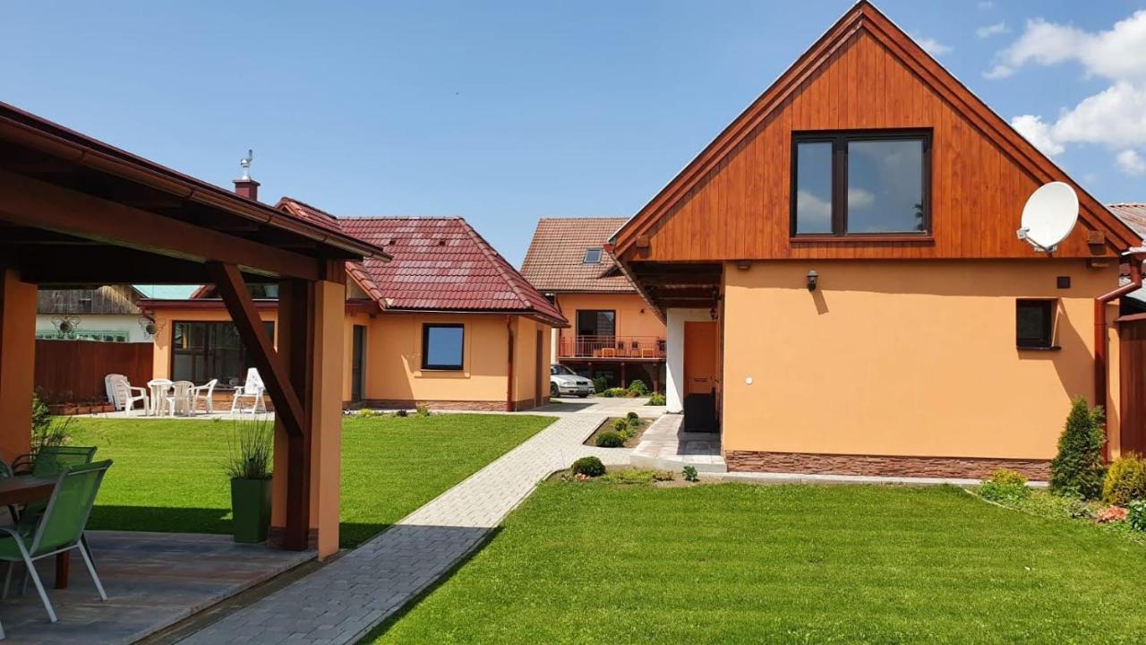 Sarmir Apartmany ボブロヴェッツ エクステリア 写真