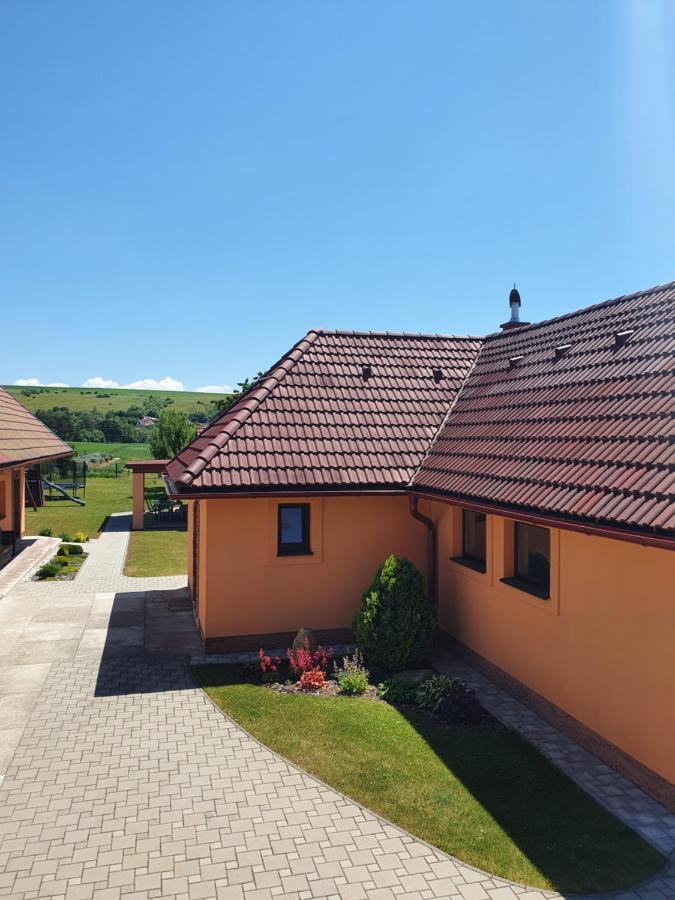 Sarmir Apartmany ボブロヴェッツ エクステリア 写真